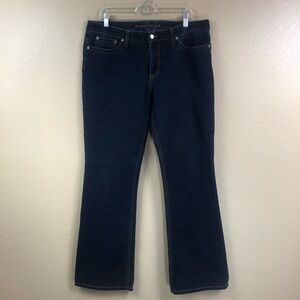 Dark wash bootcut jeans! 32” inseam!